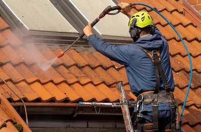 Démoussage et hydrofuge de toiture à Gueux
